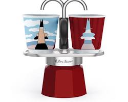 Image of Bialetti Mini Set brewing espresso