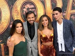 Filman Eva Longoria y Eugenio Derbez película basada en un libro de un autor de Monterrey