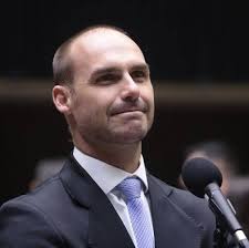 TSE manda Eduardo Bolsonaro apagar posts sobre urnas