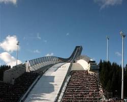 Imagen de salto de esquí de Holmenkollbakken, Oslo