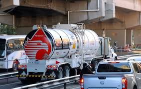 ‘Pierde Pemex ganancias por refinar en vez de exportar’