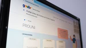 Prouni 2026: inscrições encerram neste domingo com mais de 470 mil bolsas