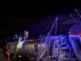 Las imágenes del descarrilamiento de los dos trenes de alta ...