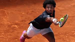 Tennis: Fils se fait peur mais gagne enfin un match à Madrid