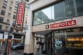 Chipotle’s Struggles Persist as Outlook Falls Short of Estimates