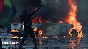 Anti-government protesters battle with police in Albania - BBC