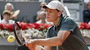 Sinner dribbla i gamberetti e i rischi di Madrid. Supera il record di Nadal: «Ma io sono appena all'inizio»