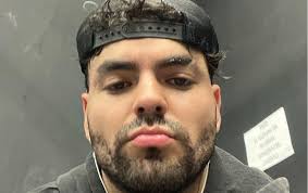 Influencer 'Maestro Shifu' denuncia acto de discriminación en establecimiento de Pachuca