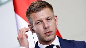 Tisza-kormány: Magyar Péter új megállapodást köt Emmanuel Macronnal, felszólítást küldött Orbán Viktornak