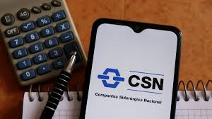 CSN (CSNA3) desaba com dívida alta: ação ainda vale a pena?
