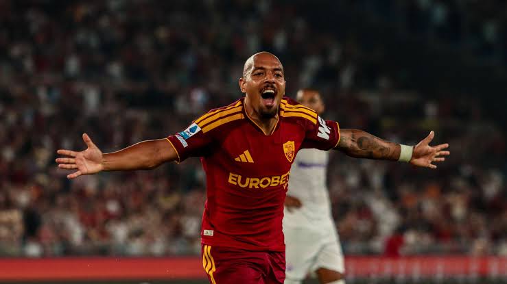 Donyell Malen's clinical hat-trick powers AS Roma to 4-0 win over Fiorentina in Serie A opener; result sends Roma top of the table