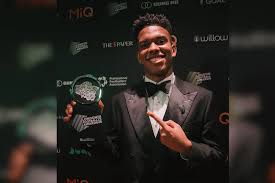 Estêvão é eleito o melhor jogador jovem em premiação na Inglaterra