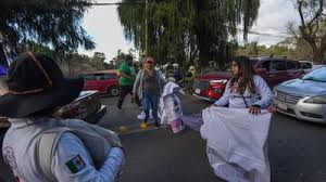 Caos en la México-Toluca: ¿Qué tramo es afectado por bloqueo de familiares de desaparecidos en Edomex?