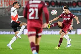 South American Football Roundup: Lanus Takes Lead in Recopa Sudamericana