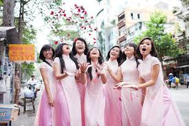 ao dai bung qua