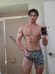 Who Is Clavicular? Meet Controversial Influencer Braden Peters Who’s All About ‘Looksmaxxing’