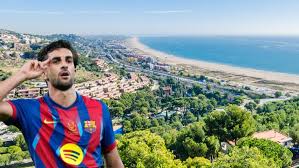 La casa de Ferran Torres, futbolista, 26 años: jardín para sus perros, 2 plantas y a solo 20 minutos del centro de Barcelona