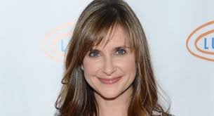 Kellie Martin stars in The Christmas Ornament. The Christmas Ornament centres around the widow Kathy, who is trying to avoid all the traditions of Christmas ... - 550x298_Kellie-Martin-stars-in-The-Christmas-Ornament-3570