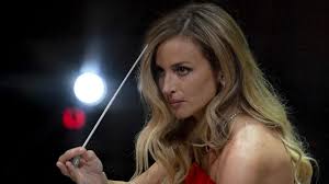 Beatrice Venezi dopo la decisione della Fondazione Teatro La Fenice: "Bullizzata per mesi"