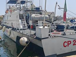 Tragedy Strikes as Barca Capsizes: Child Missing in Lampedusa Incident