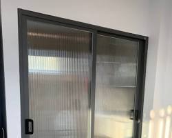 Hình ảnh về Cửa kính sóng