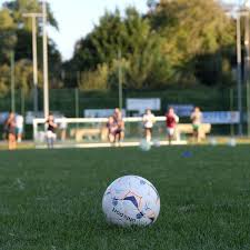 Nez cassé, plaintes, envahissements, matchs arrêtés : que se passe-t-il autour des terrains de football landais ?