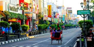 Hasil gambar untuk jalan malioboro