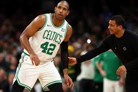 Mazzulla explains how Celtics decide if Horford or Porzingis sits