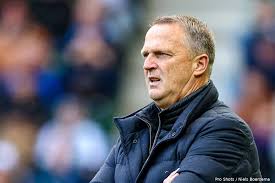 Van den Brom aast op revanche en hint naar opstelling tegen AZ: 