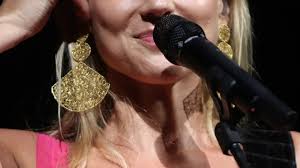 Taylor Momsen Den Ciara, Jewel, Wear Boots for Thanksgiving Parade!