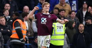 Chelsea 1-1 Burnley: Flemming snatches late draw against 10-man hosts
