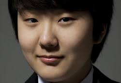 Seong Jin Cho (Piano) - 1317640349_02d1fcc3-d069-4f9a-b974-ca2f767a38fd
