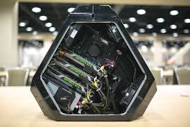 Résultat de recherche d'images pour "alienware triangle pc"
