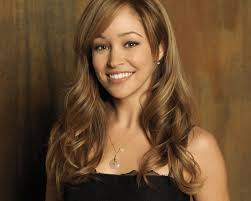 Autumn Reeser - Wikia_Daisies_-_Autumn_Reeser