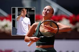 Vriendin van Tallon Griekspoor stunt in Madrid: ‘Hij kwam net op tijd het stadion in om mij aan te moedigen’