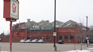 Akron's Spaghetti Warehouse bowing out, cites declining customer base