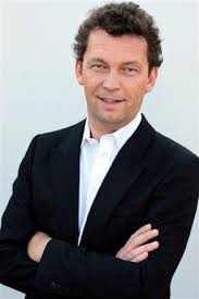 Claude-Yves Robin. Patrick de Carolis, President of France Télévisions, appointed him, the 25th of august 2005, France 5 General Manager and appointed him ... - 130820-Claude-Yves-Robin-TheInnovationAndStrategyBlog