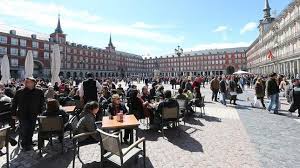 Resultado de imagen de turistas en madrid