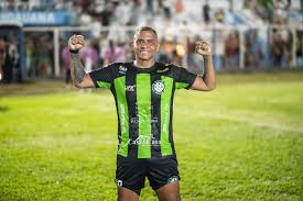 Após reviravoltas na negociação, Walter é anunciado pelo Farroupilha