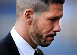 ... barrio porteño de Belgrano donde robaron dinero y pertenencias a los comensales, entre ellos el director técnico de Racing Club, Diego “Cholo” Simeone ... - Simeone-triste