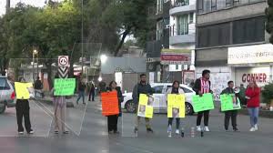 Se Mantiene Bloqueo en Avenida Revolución y Rubens por Joven Desaparecida