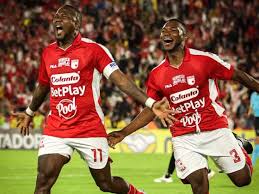 COPA LIBERTADORES: GRUPO E: GANÓ SANTA FE, PEÑAROL VIVE