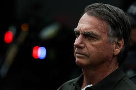 Bolsonaro pede suspensão da execução da pena e desiste 3 horas depois