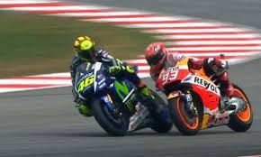 Hasil gambar untuk insiden rossi vs marquez 2015