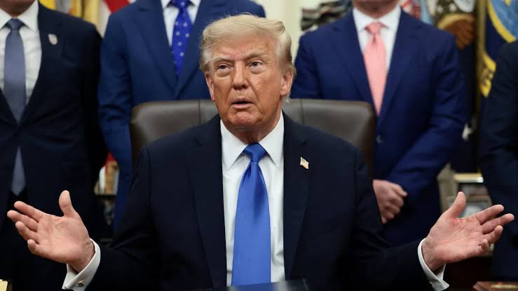Donald Trump mistakes Bank of Canada for a retail bank, claiming U.S. banks are barred from Canada; Bank of Canada is a Crown corporation, not a commercial bank