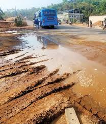 വേനൽമഴയിൽ ആദ്യം ചെളി, പിന്നെ പൊടി