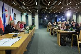 Starcie dwóch ministerek. Są zgodne w jednym: NFZ się nie bilansuje