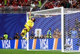 Vozinha faz primeira "publi" após sucesso na Copa do Mundo