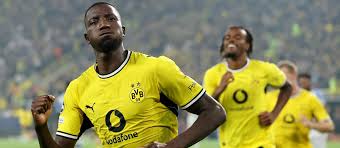 Nach Karetsas-Schock: BVB schlägt Villarreal mit 3:2 — sportschau.de