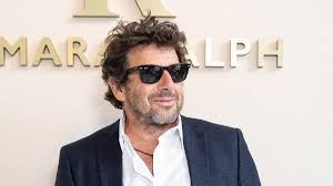 Patrick Bruel Réplique! Critiques sur son Hôtel de Luxe: Vrai Scandale?